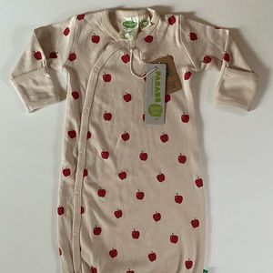 New - Parade Organics Red Apple Sleep Gown
